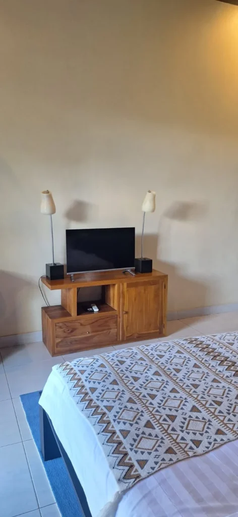 Bedroom with Television - MGM1